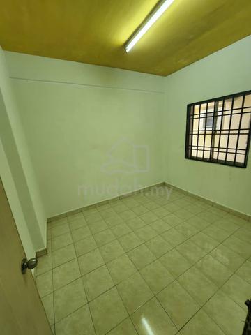 Sri Gotong Apartment 5