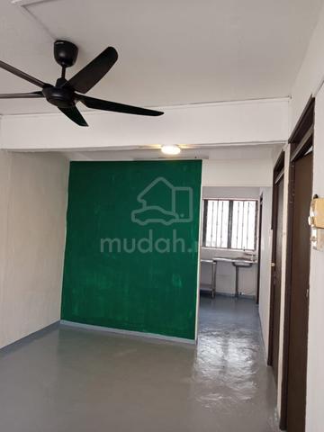 Flat Taman Ungku Tun Aminah 1