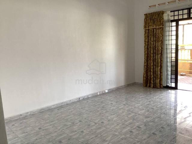 Rumah semi D di Kg Balai Besar Dungun 1
