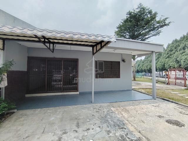 Petaling Jaya Seksyen 8 Corner Single Storey Terrace House To Let 1