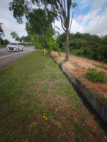 Tanah tepi Lebuh AMJ untuk dijual 1