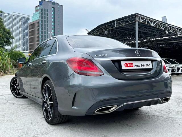 Mercedes Benz C300 2.0 C 300 AMG LINE NON Airmatic - 2