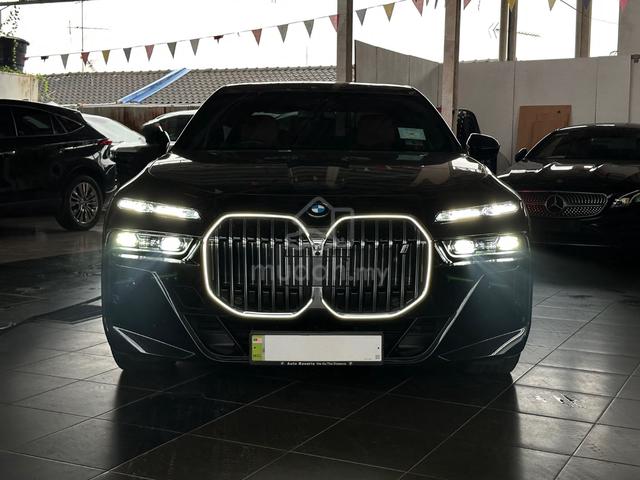 2023 BMW i7 XDRIVE60 (A) LOW MILEAGE! - 3