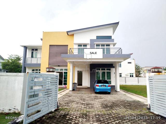 (NON BUMI & BIG LAND!!) 2 Storey Bungalow @ Vista Kirana , Ayer Keroh 1