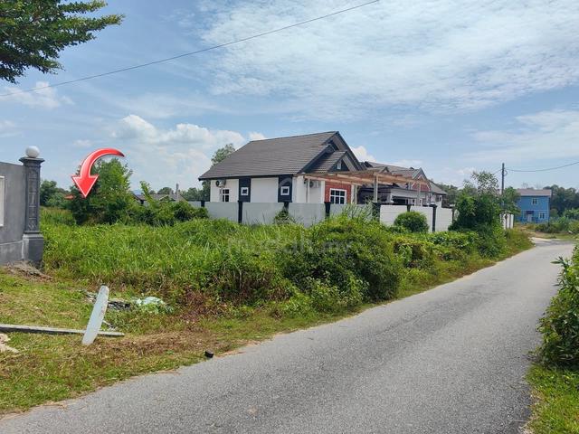 Tanah LOT BANGLO CANTIK SUKU EKAR KG CHONANG DEPAN STADIUM GONG BADAK 1