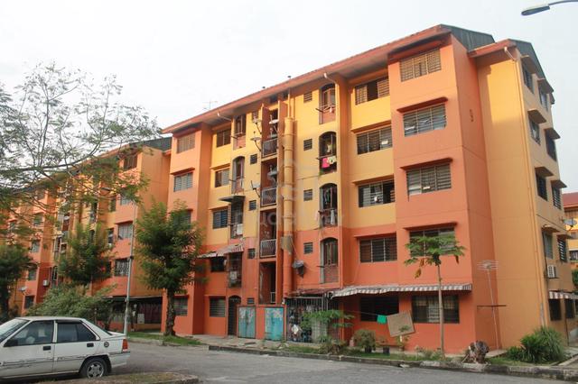 Flat PKNS Seksyen 8 Shah Alam 1