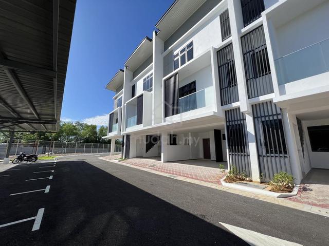 Cheap/ Alyvia Townhouse/ Premium unit/ big size/ sarawak river view 1