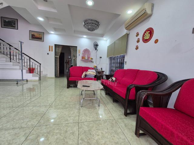 Double Storey Semi-Detached house at Taman merdeka for rent 1