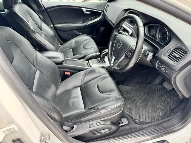 2017 Volvo V40 2.0 T4 (A) - 5