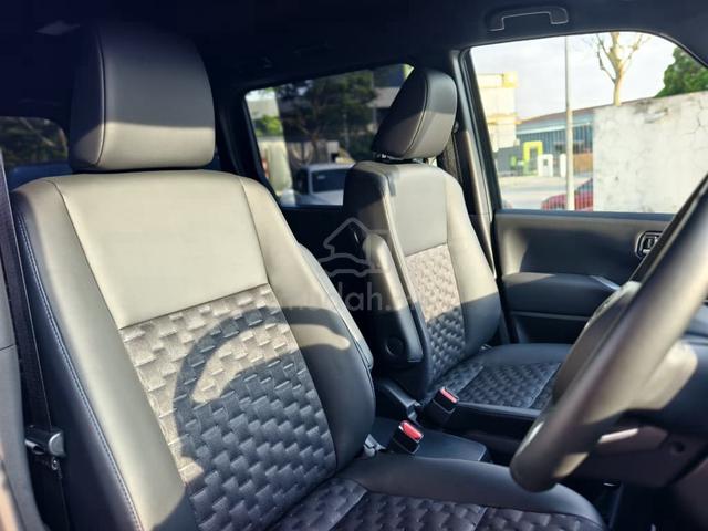 FULL SPEC 2025 Toyota VOXY SZ DIM 18k KM 5A - 5
