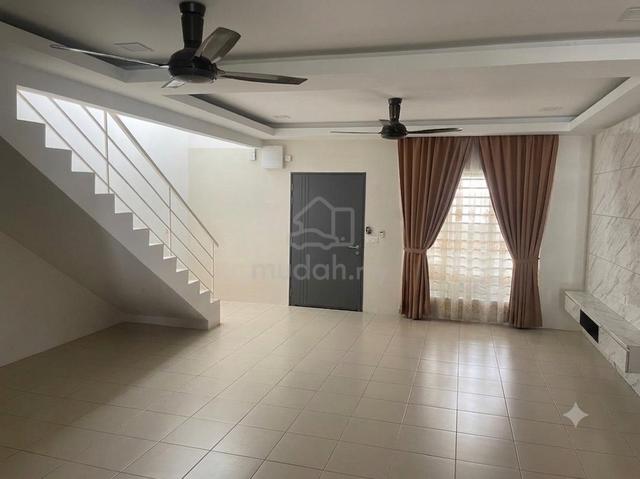 Rumah Untuk Di Sewa 2 tingkat - Iringan Bayu 1