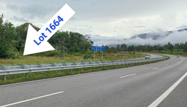 Main road Bau-Lundu Pan Borneo Highway 1