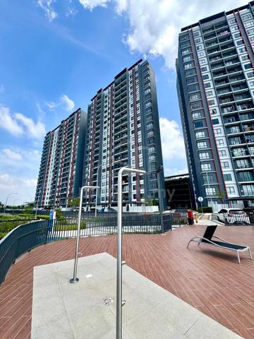 E Island Lake Haven 1