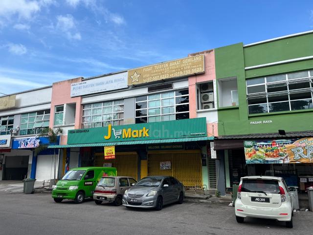 Affordable shop - high foot traffic business & residential area 1