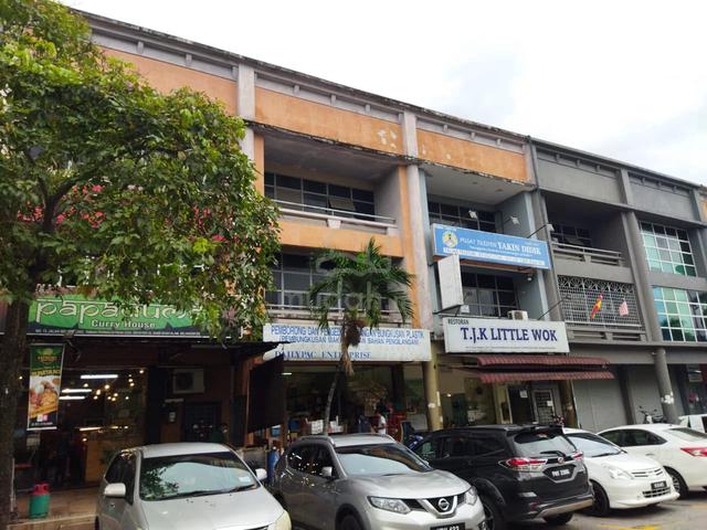Ground Floor Shoplot Taman Perindustrian Axis  1