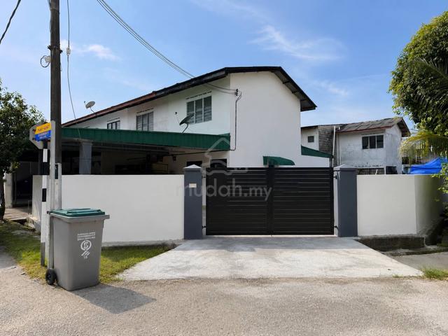 Batu Pahat Rumah Corner Lot Tepi Tanah 20Kaki,FullLoan,Tanpa Depo 1