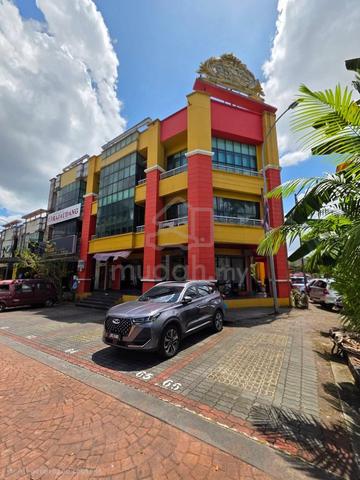 Taman Damansara Aliff Harmoni Tampoi Corner Lot 3 Storey Corner 1