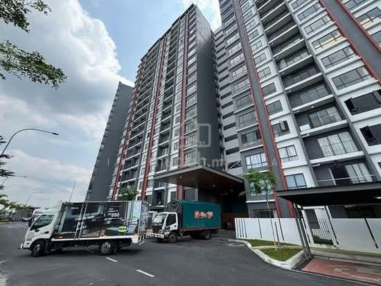 E island Lake Haven Residence 1