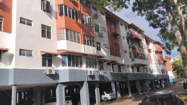 Sri Putra Apartment 1