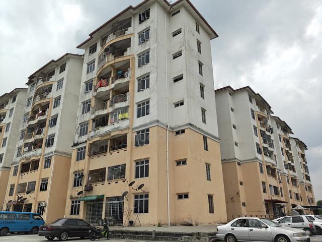 Apartment Cempaka Court Desa Cempaka, Nilai 1
