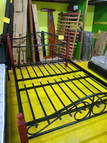 katil besi tiang kayu queen refurbished,ipoh - photo 2 of 4