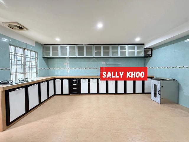 2.5 Sty Terrace House Newly Repainted Unit Sale @ Jalan Pekaka Gelugor 1