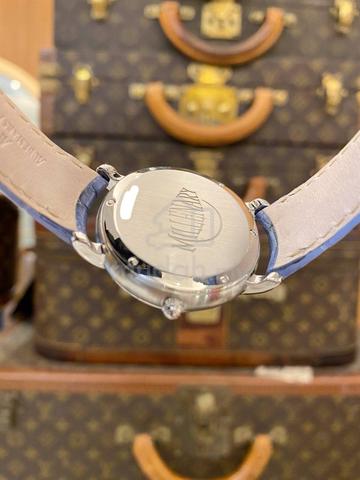 Carousel Image