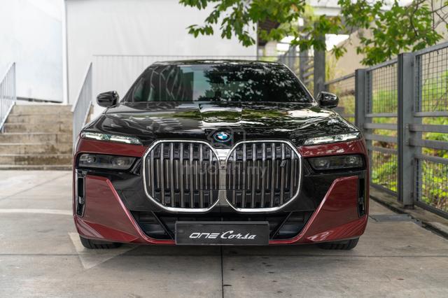 Bmw i7 Xdrive 60 2023 Cbu Aventurine Red/ Black - 3