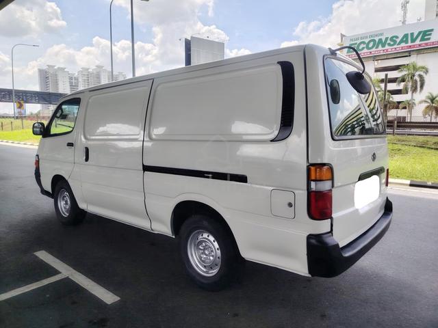 2001 Toyota Hiace 2.4 (M) Panel Van - 4
