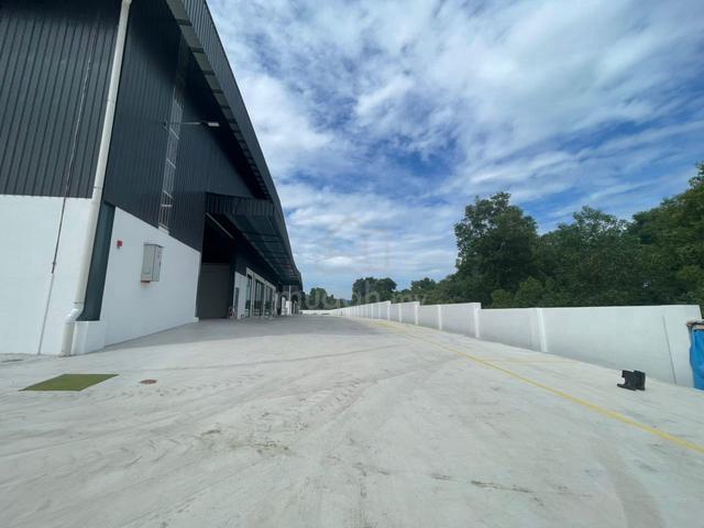 41600 Sq Ft BRAND NEW Detached Factory For Rent 1
