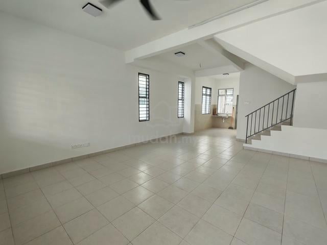 Pulai mutiara 2 Double storey house for rent 1
