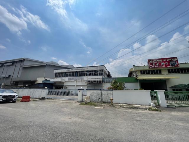 Semidetached factory warehouse for rent at Klang off jalan Meru$ 1