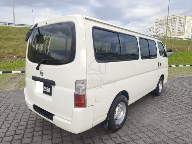 2011 Nissan Urvan (3.0) Window Van 14 seat - 3