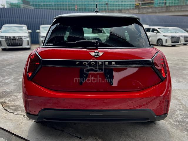 2024 MINI Cooper 1.5 C Favoured Trim Chilli Red ll - 3