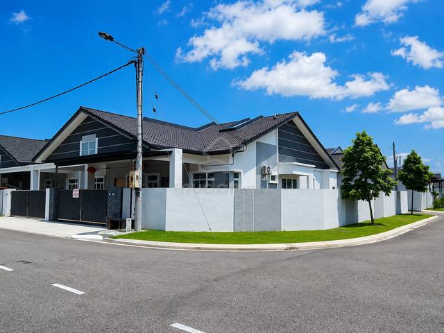 Rumah Cantik Corner Lot Kluang 1