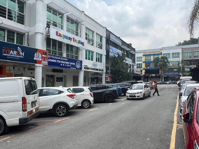 Adjoining 3storey shop lot Bandar Puteri Puchong jalan puteri 1/8 1