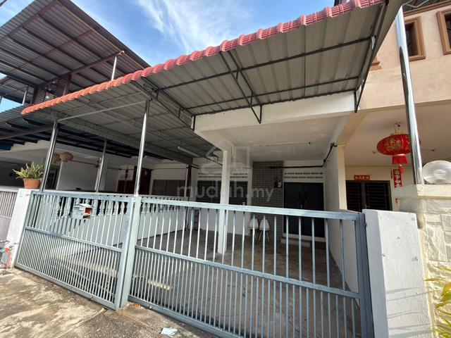 Alma Tama Selamat Near Market Street Renovated 2-Storey Terrace House 1