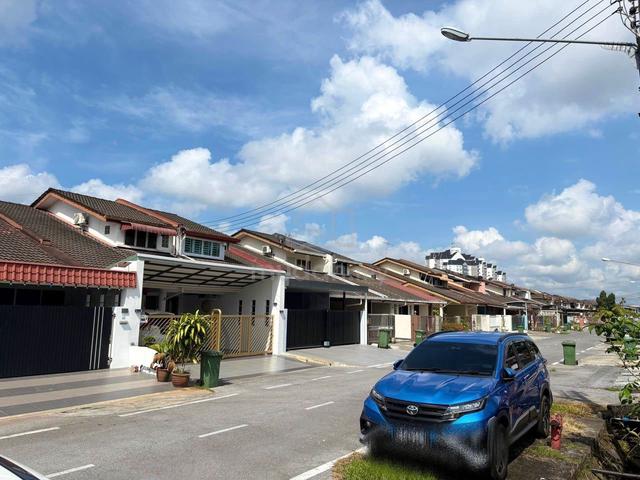 Hidden Gem, Newly Renovated Terrace House @ Tabuan Heights, Kuching. 1