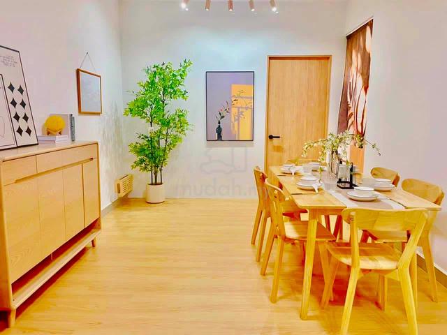 M Vertica Female Room for rent near MRT Maluri 1