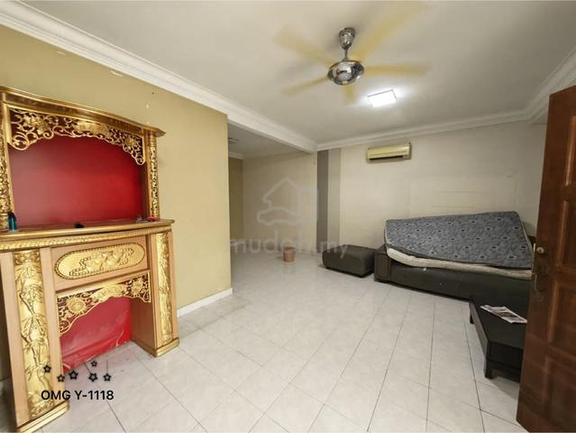 Bandar Botanic Jenaris 2 Storey 20x70 Partial Furnished Extended 1