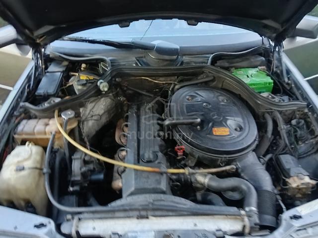 1995 Mercedes Benz 260E 2.6 (A) - 4