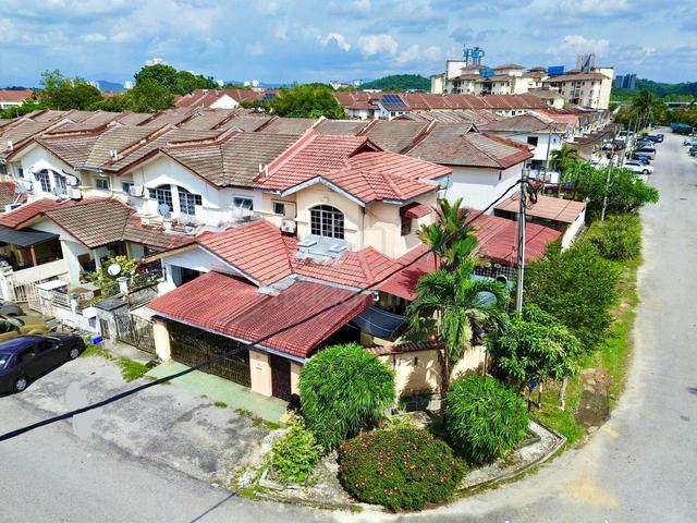 CORNER LOT RENOVATED Double Storey Bandar Damai Perdana Cheras 1