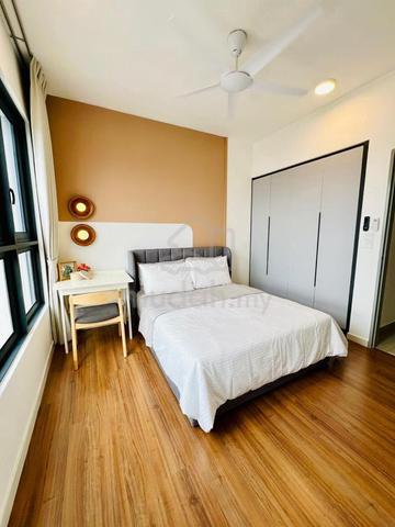 M Vertica Master Bedroom for Rent Maluri MRT 1