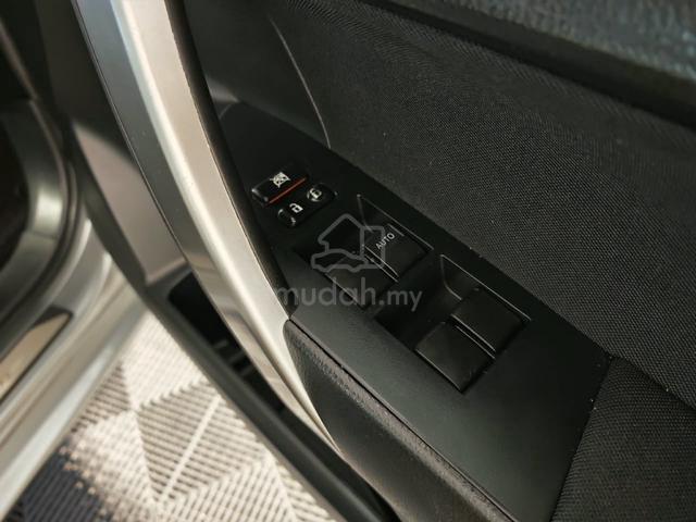 2015Toyota Altis E-Spec 1.8(A)B/ListBolehLoanKedai - 5