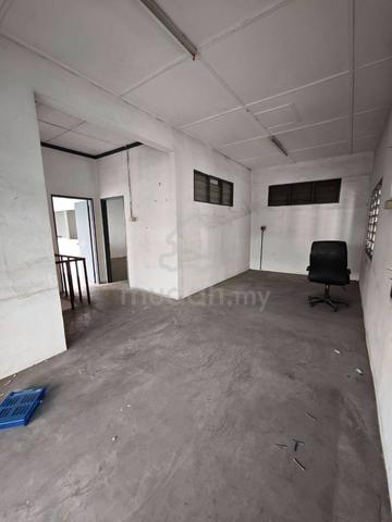 Cheap Rent 1.5 Storey Factory Kawasan Perindustrian Pengkalan Batu Gaj 1