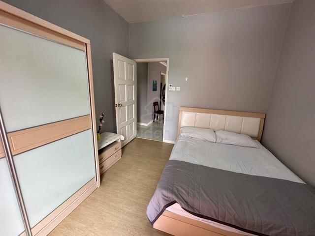 Marina Court 1