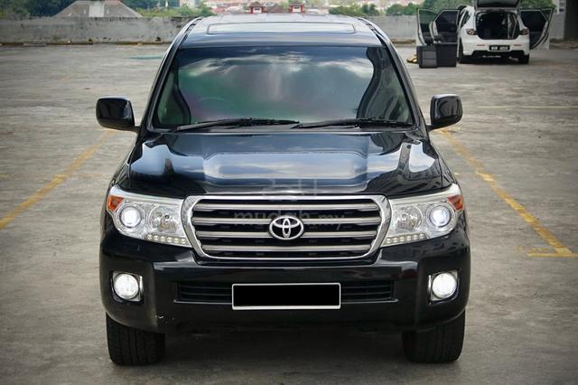 Toyota LANDCRUISER V8 D4-D -UK Spec,Never Offroad - 1
