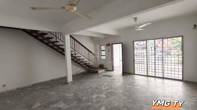 Sri Andalas 2 Storey 20x65 Good Condition Facing Field Non Flood 1