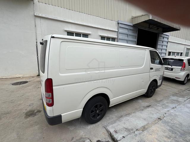 2022 Toyota HIACE 0 2.5L (M) - 3