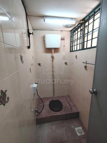 Corner + Ground floor Shoplot | Taman University Indah |Seri Kembangan 4